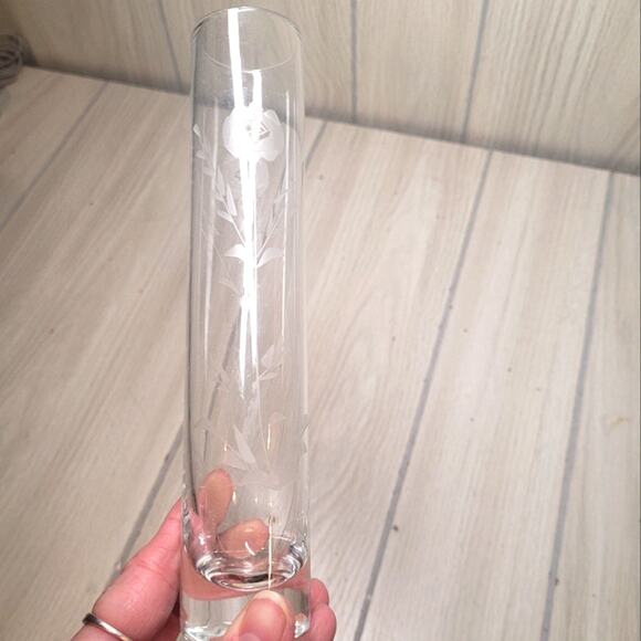 Vtg Floral Etched Glass Bud Vase Hand Blown Single Stem Flower Special Occasion - Picture 1 of 7